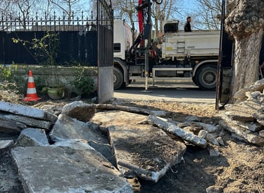 Démolition béton, évacuation camion grue