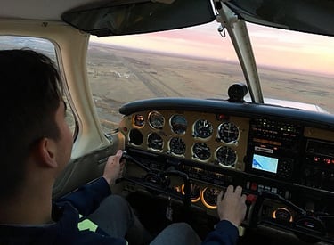 Alumno realizando su curso de piloto privado en el aeroclub Río Gallegos