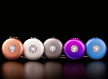 Collares IONShield con iones negativos de Prife en fondo negro