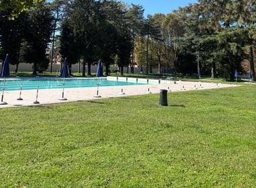 Campo da tennis in terra rossa presso il Centro Tennis Aeronautica, Milano.