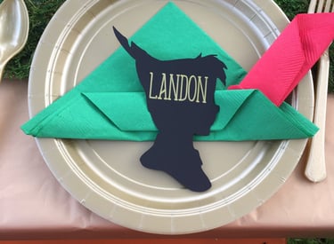 Step into Neverland with this enchanting Peter Pan birthday party! Complete with fairy lights, pirat