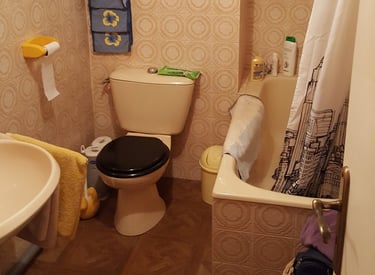 Salle de bains vétuste