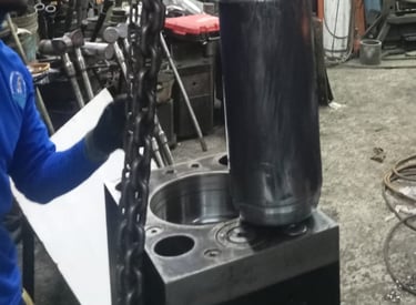 Martillo hidráulico Montabert reacondicionado para venta EMI