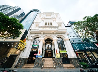 Phòng VIP sang trọng tại Karaoke Monaco Mỹ Đình với hệ thống âm thanh ánh sáng chuyên nghiệp