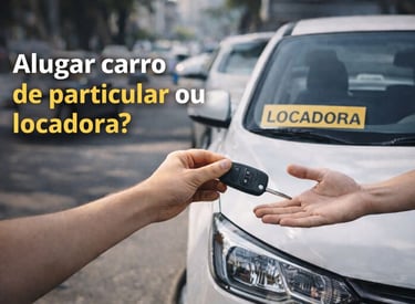 Mãos trocando a chave de um carro em rua urbana, com veículo de locadora ao fundo.