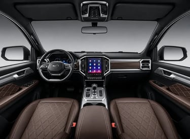 Interior da JAC Hunter HD 2025 com painel digital e central multimídia vertical de 13 polegadas