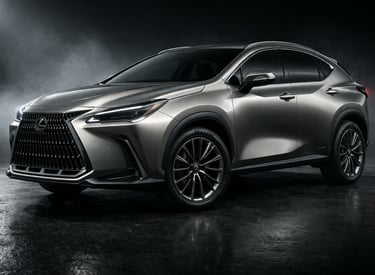 Lexus NX 450h+ SUV híbrido de luxo 2026 em destaque com design premium e iluminação moderna
