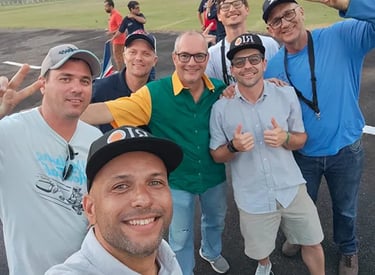 amigos posando para foto