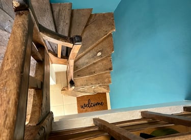"Meublé de tourisme par Maison Haute, spécialiste en architecture d'intérieur et bien-être."