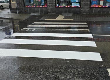 Fußgängerweg markierung