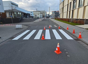 Fußgängerweg markierung