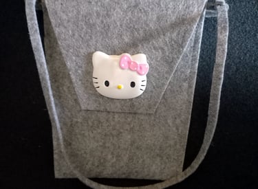 Childrens kitty badge shoulder bag