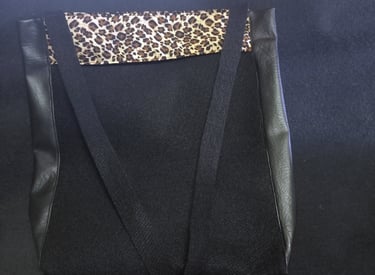 Magnet sling bag with vinyl side