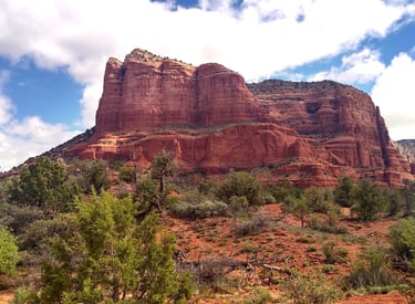 Sedona - The iconic red rock formation called Courthouse Butte, next to Bell Rock