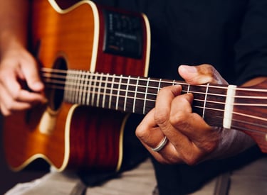 Música, poemas, funerales a medida siguiendo diferentes ritos y tradiciones.
