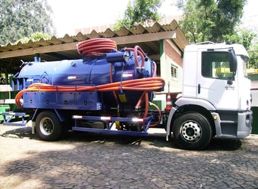 caminhão especial para a desentupidora suprema