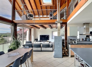 Transformation d'une grange en un espace lumineux et moderne