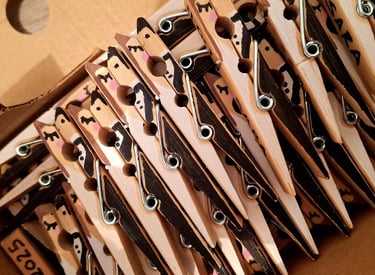 pinzas besuconas novios