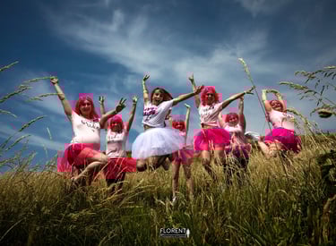 evjf un groupe de filles en robes roses et tutu roses florent studio saint omer lille le touquet