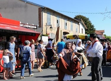 Animation du marché de Boulogne-sur-Gesse(31)