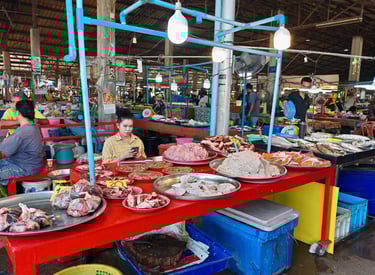 Ruam Charoen Market(ตลาดนัดร่วมเจริญ) à Packnam Chumphon