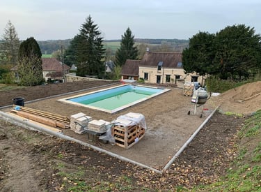 Construction d'une piscine creusée enterrée