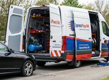 Camion atelier ExpresPneu24h en dépannage pneus sur place en Île-de-France