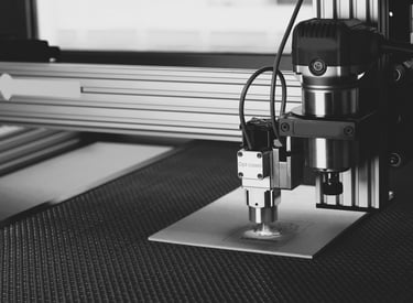 logotipos 3D y señalética corporativa con corte láser