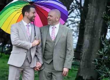 newly-weds walking around Pembroke Lodge Richmond