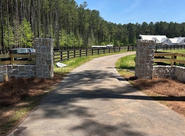 Limestone columns with ivory mortar