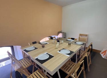 Creative studio for beginners art workshops in Lisbon