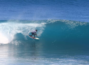 chano surfeando en puerto escondido