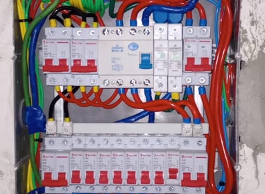 Passagem de fios, troca de fiação, curto-cirtuito e troca de paínel