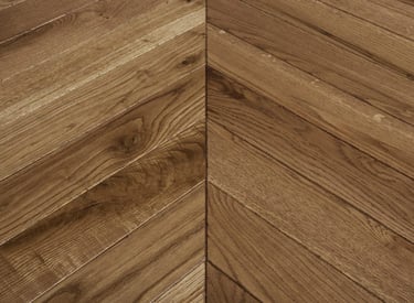 finition parquet massif sur mesure Maroc pose parquet bois avec design en chevrons moderne