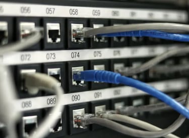 Intégration de contrôles intelligents pour chauffage et éclairage de maison intelligente à Montréal.