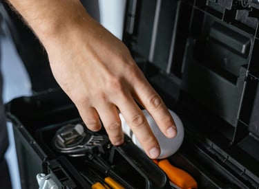 alat kerja yang disiapkan sesaat setelah montir mendapat order pekerjaan