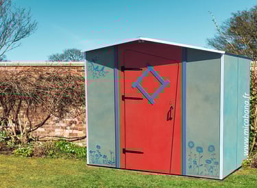 abri de jardin en ossature bois original et coloré facile à installer