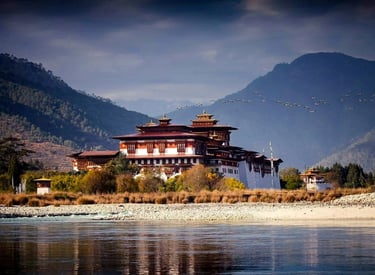 The_Majestic_Punakha_Dzong_with_Glacial_Water_in_the_Front