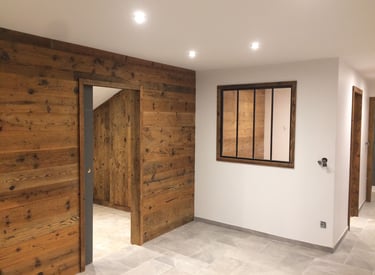 réalisation mur en bois sur mesure