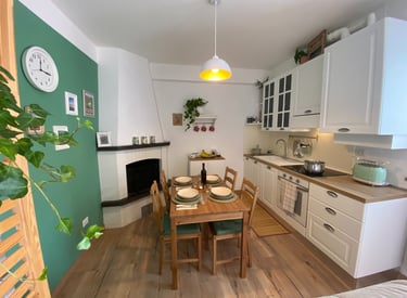 soggiorno con cucina completa di casa di lucy foligno