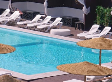alt="piscine polyester maroc"