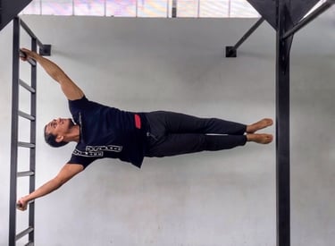 Human flag by Bilal Ansari at Calibaf calisthenics studio