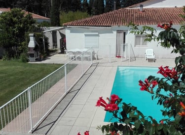villa sud france location vacances piscines gard 