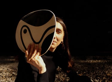 Photo de Laura Dujoncquoy, artiste peintre