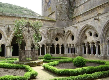abbaye de Fontfroide Joyau de l'Aude Occitanie Liberalia