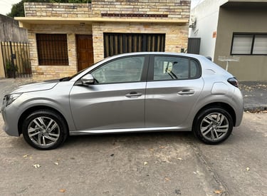 Peugeot 208 . Active Pack 1.6. mod 2023