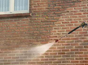 Gevelreiniging zorgt ervoor dat de muren er weer fris uit zien