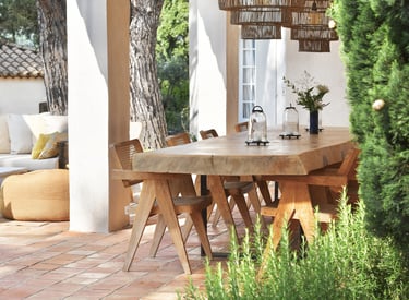 Villa haut de gamme sur la côte d'Azur, design et réalisation de la terrasse, espace repas extérieur