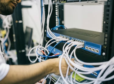 Information Technology Field Engineer providing hardware IT service