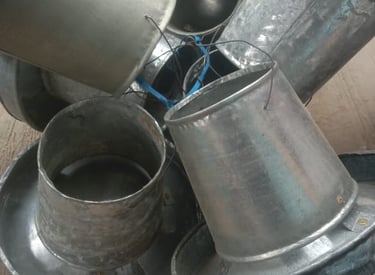 Medium size conical feeder 